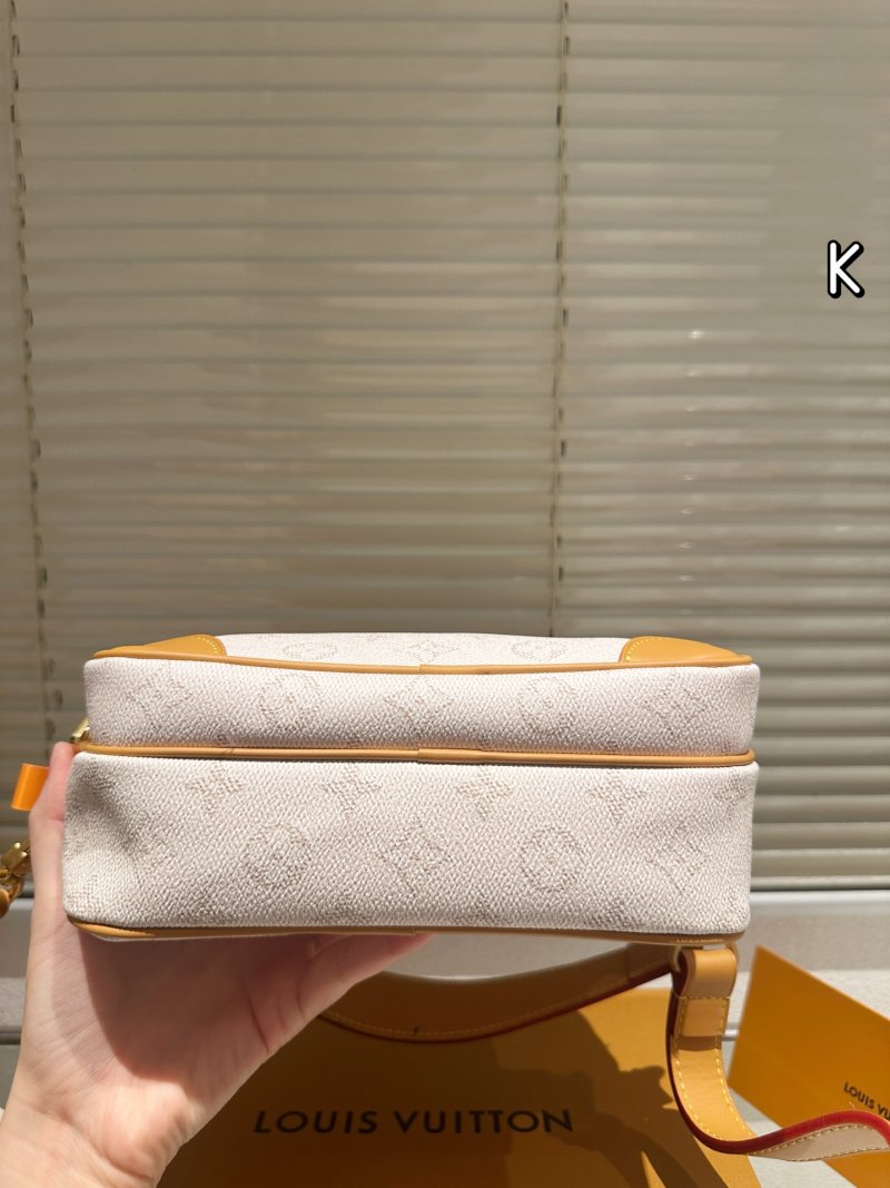 Louis Vuitton Nil Nil Monogram Canvas Crossbody Bag - Cream view