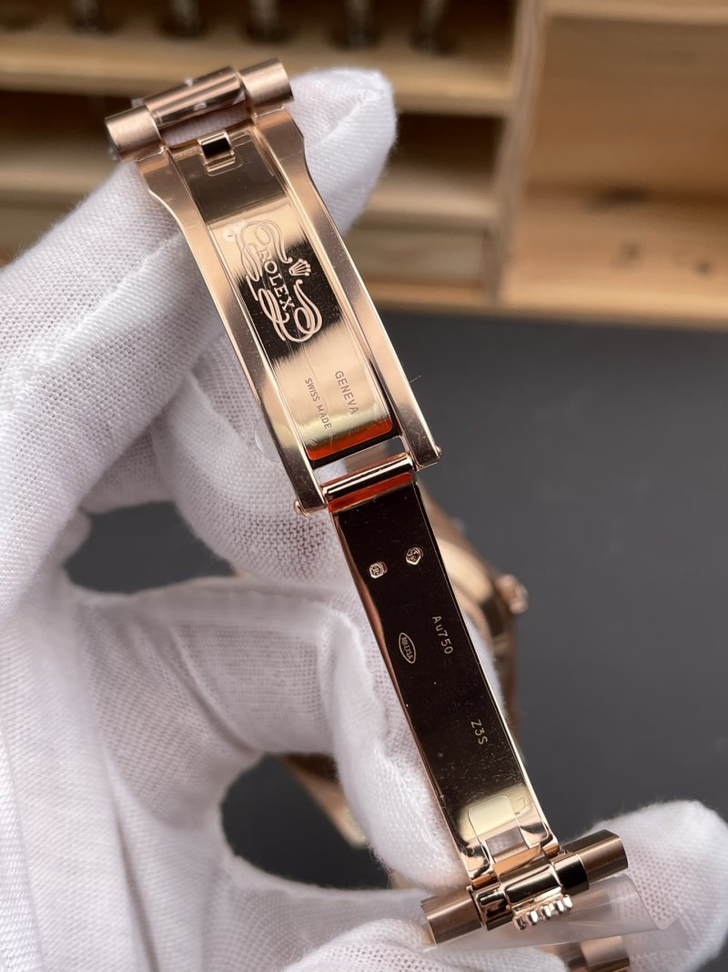 Rolex Day-Date Rose Gold Olive Green Roman Dial 40mm view