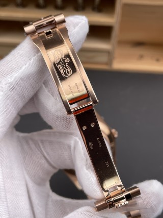 Rolex Day-Date Rose Gold Olive Green Roman Dial 40mm view 7