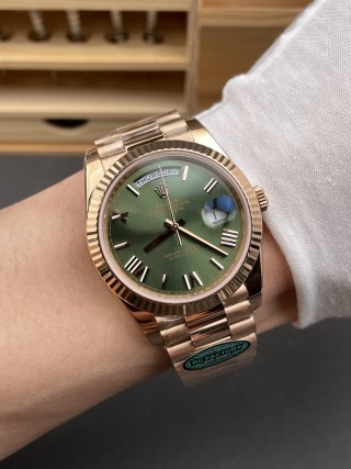 Rolex Day-Date Rose Gold Olive Green Roman Dial 40mm view 9