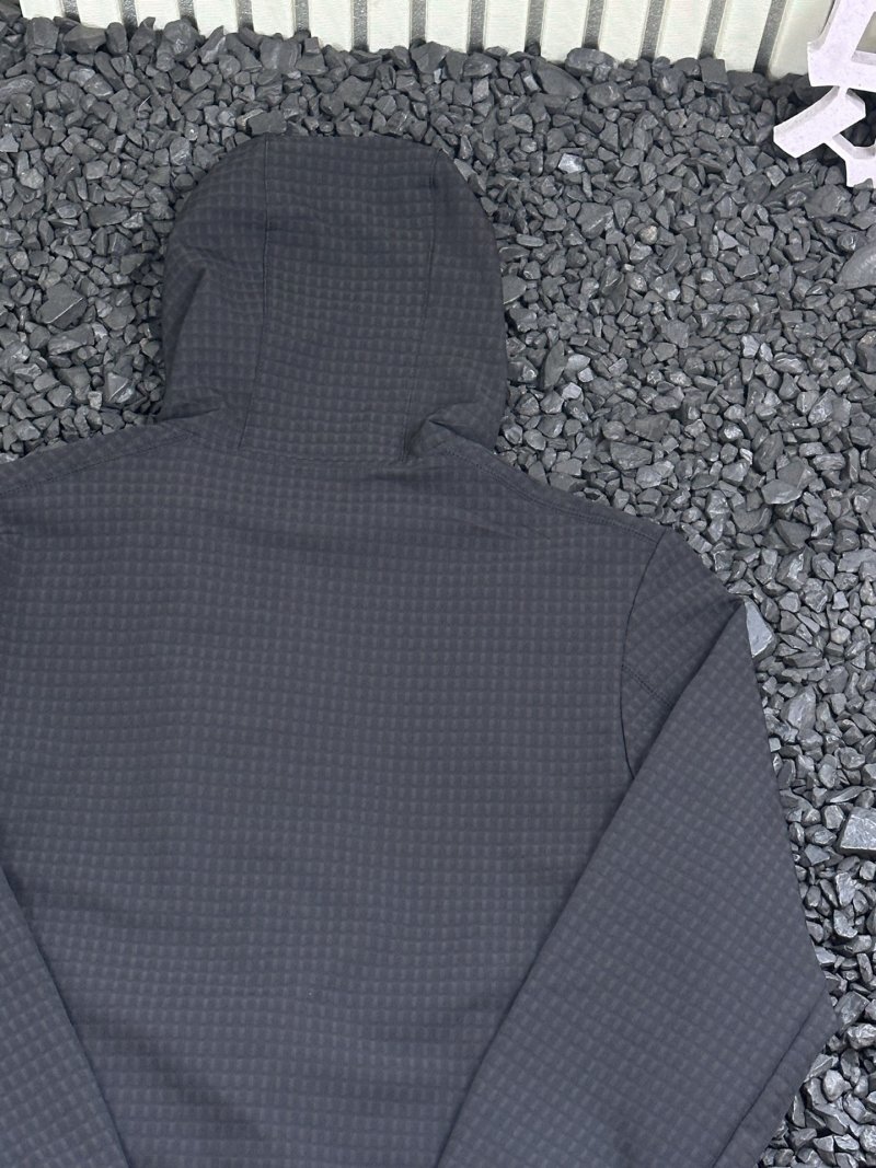 Descente UPF50+ Ice-Cool Nylon Windbreaker Jacket - Light Grey view