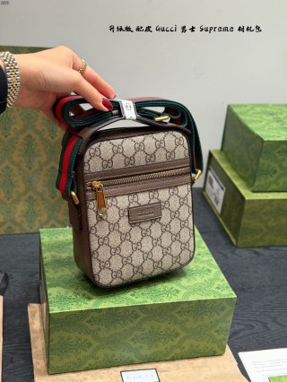 Gucci GG Supreme Camera Crossbody Bag – Beige view 1