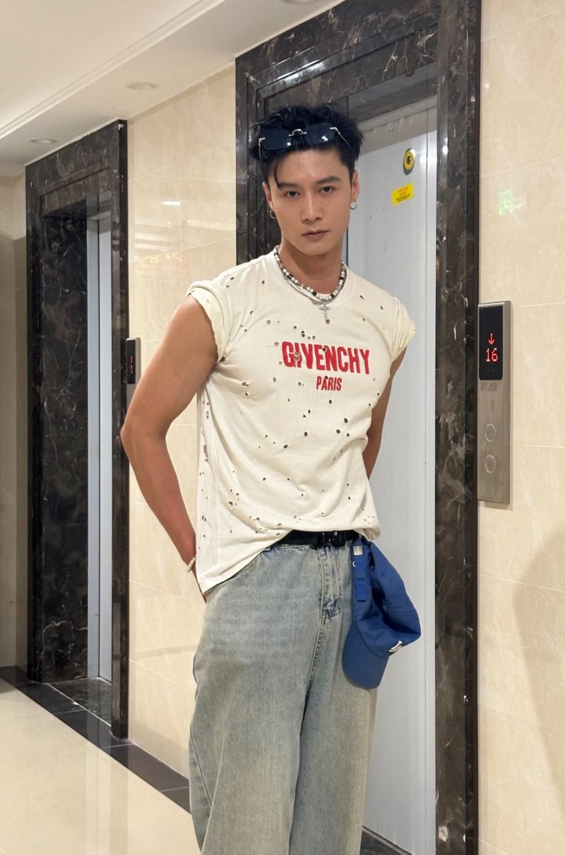 Balenciaga Cream Logo T-Shirt view