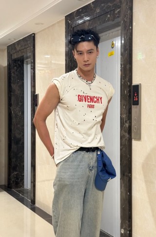 Balenciaga Cream Logo T-Shirt view 8
