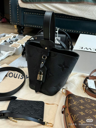 Louis Vuitton BB Bucket Bag Black view 9