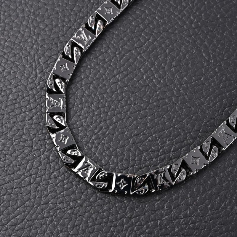 Louis Vuitton Monogram Tied Up Necklace – Gunmetal view