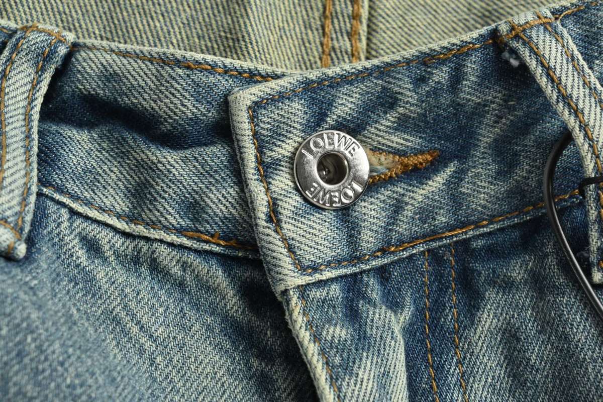 Vintage Wash Wide-Leg Denim Jeans – Light Blue view