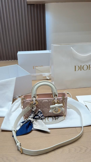 Dior Lady Quilted Leather Tote Beige & White video