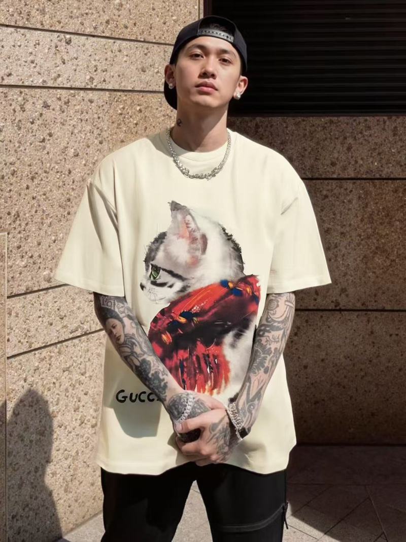 Gucci Cat Graphic Cream T-Shirt