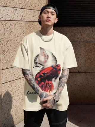 Gucci Cat Graphic Cream T-Shirt view 4