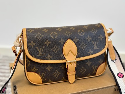 Louis Vuitton Monogram Canvas Shoulder Bag with Detachable Strap view 9