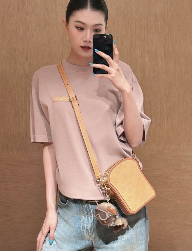 Dusty Pink Short Sleeve T-Shirt with Gold Label view