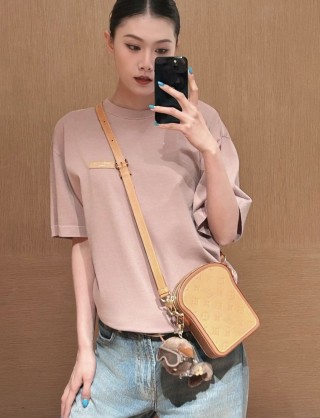 Dusty Pink Short Sleeve T-Shirt with Gold Label view 7