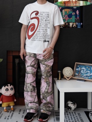 White Graphic Print Short Sleeve T-Shirt with Red Abstract Design view 2