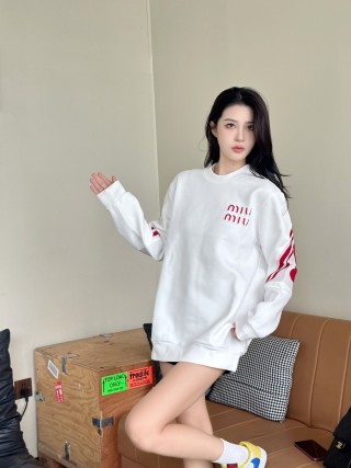 Miu Miu White Oversized Hoodie with Red Logo and Stripe view 9