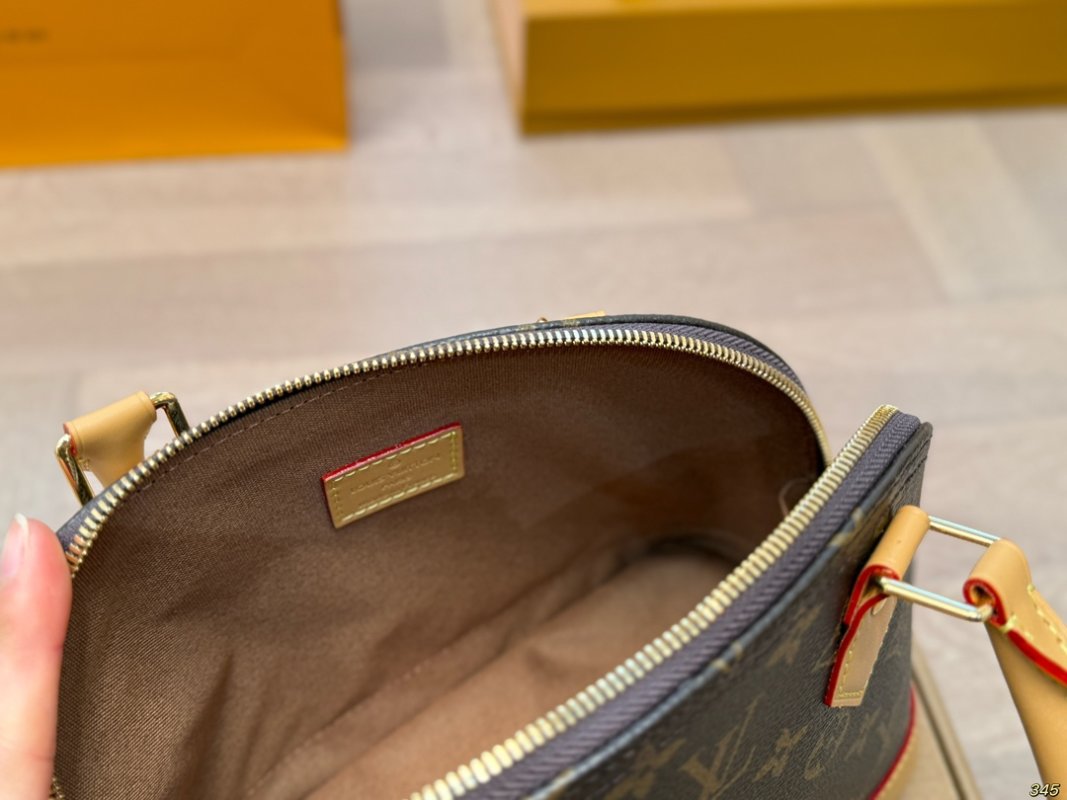 Louis Vuitton Shell Bag Monogram Canvas Honey Yellow view