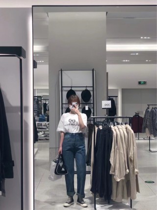 Balenciaga Crest Logo White T-Shirt view 5