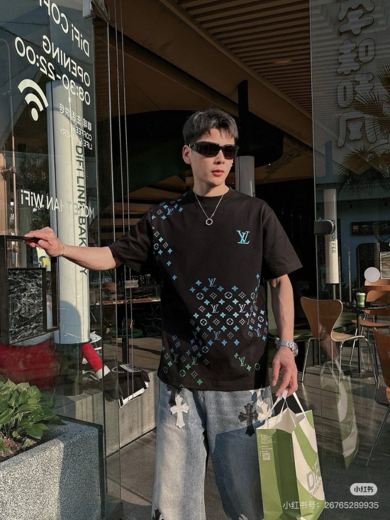 Louis Vuitton Gradient Monogram Embroidered Black T-Shirt
