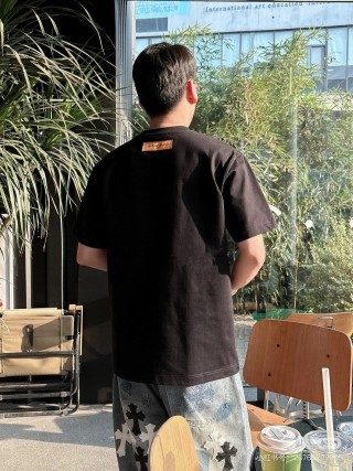 Louis Vuitton Gradient Monogram Embroidered Black T-Shirt view 2