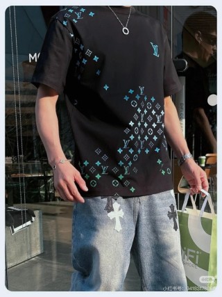 Louis Vuitton Gradient Monogram Embroidered Black T-Shirt view 6