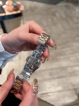 Gucci G-Timeless Two-Tone Watch with Cream Dial view 9