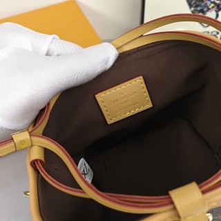 Louis Vuitton Noe Drawstring Bucket Bag Monogram view 9
