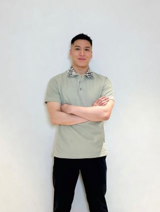 Beige Short-Sleeve Polo Shirt with Checkered Collar view 4