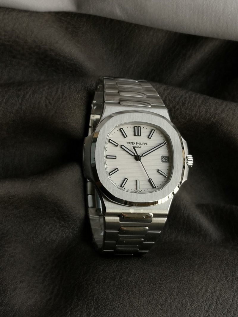 Patek Philippe Nautilus 5711/1A White Dial Steel Watch view