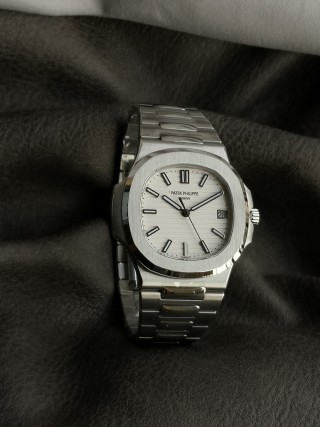 Patek Philippe Nautilus 5711/1A White Dial Steel Watch view 2