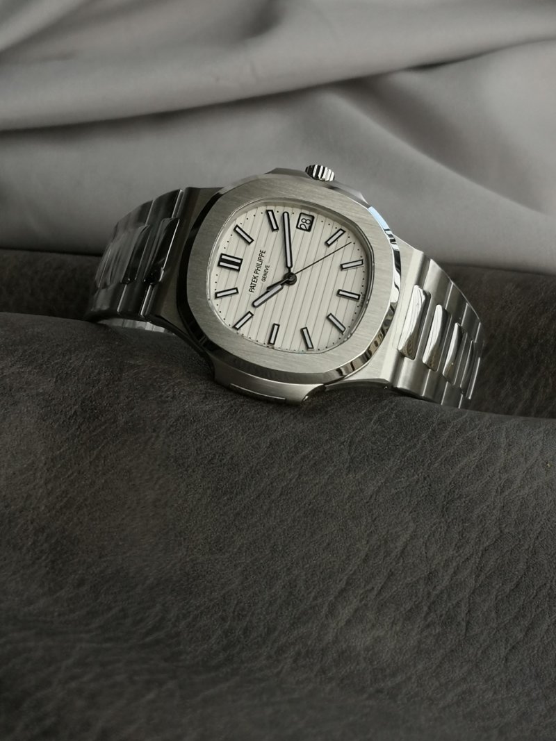 Patek Philippe Nautilus 5711/1A White Dial Steel Watch view