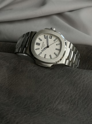 Patek Philippe Nautilus 5711/1A White Dial Steel Watch view 3