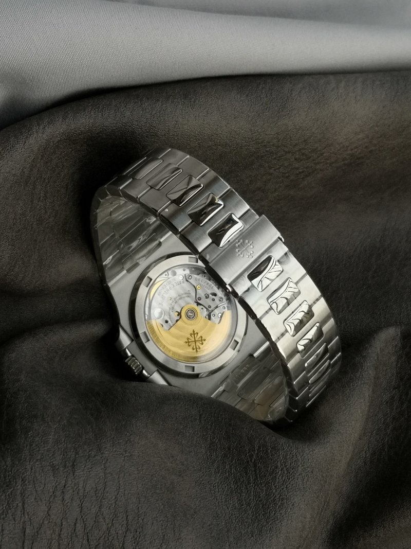 Patek Philippe Nautilus 5711/1A White Dial Steel Watch view