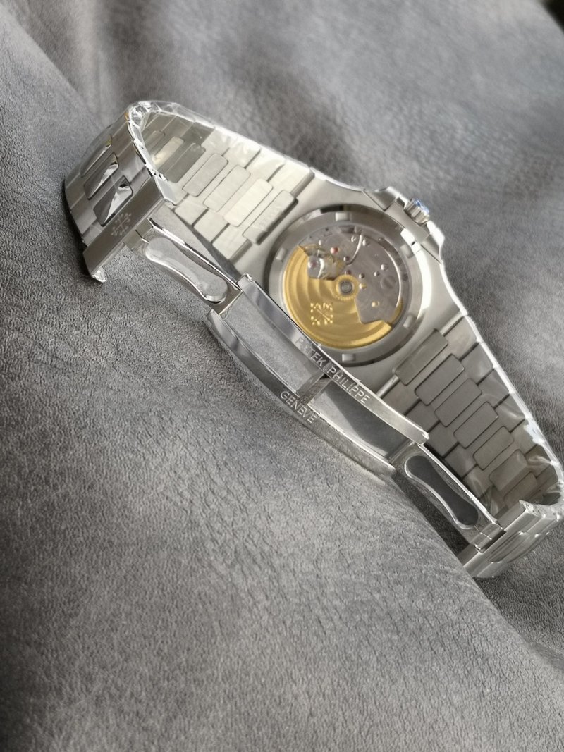 Patek Philippe Nautilus 5711/1A White Dial Steel Watch view