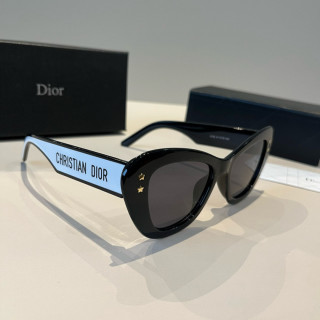 Dior DiorClub Cat-Eye Sunglasses Black view 1