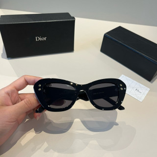 Dior DiorClub Cat-Eye Sunglasses Black view 5