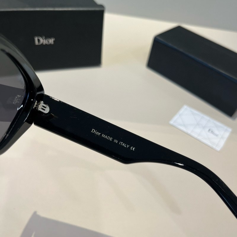 Dior DiorClub Cat-Eye Sunglasses Black view