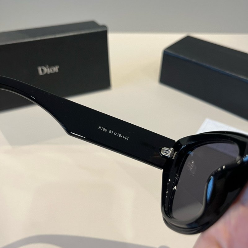 Dior DiorClub Cat-Eye Sunglasses Black view