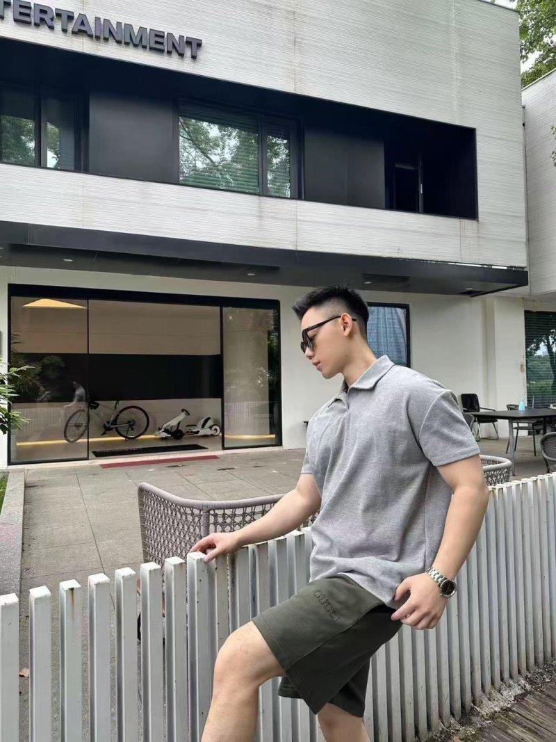 Olive Green Cargo Shorts - Classic Fit