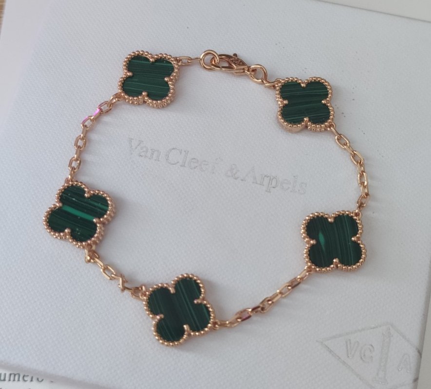 Van Cleef & Arpels Four-Leaf Clover Green Mother-of-Pearl Rose Gold Bracelet view