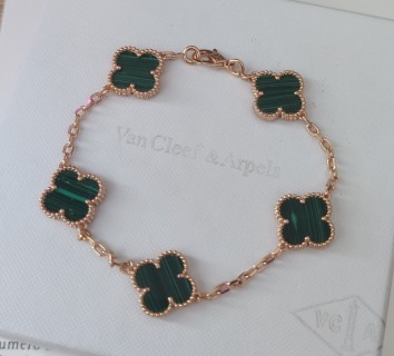 Van Cleef & Arpels Four-Leaf Clover Green Mother-of-Pearl Rose Gold Bracelet view 3