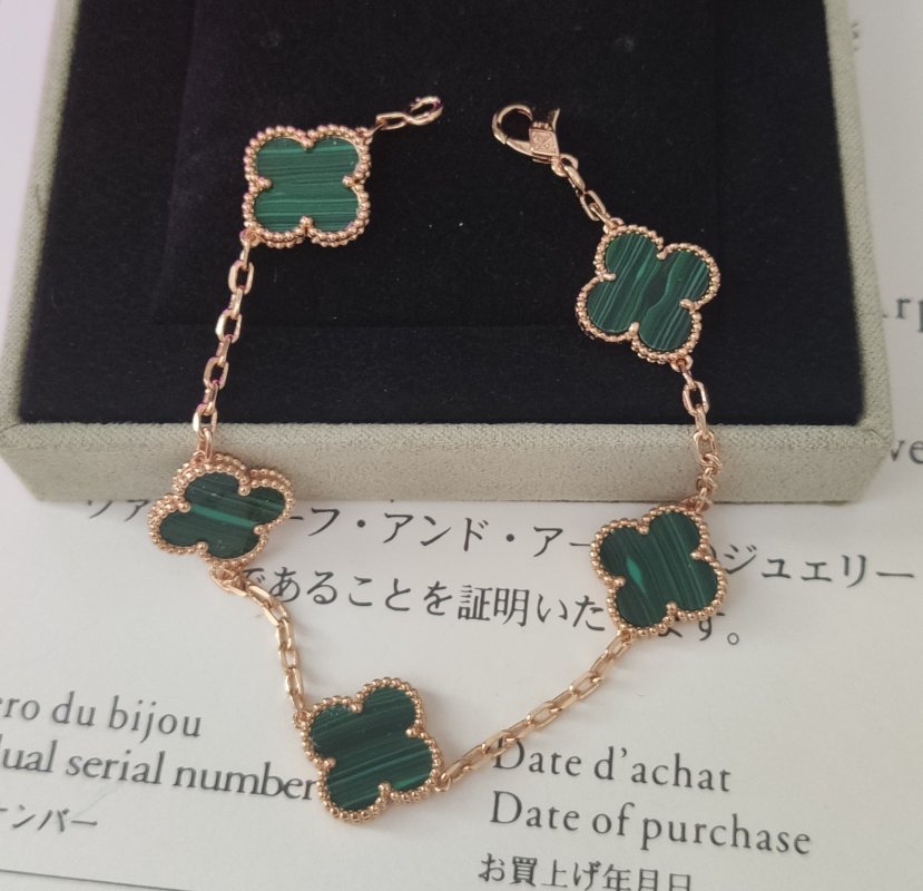 Van Cleef & Arpels Four-Leaf Clover Green Mother-of-Pearl Rose Gold Bracelet view