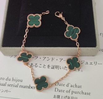 Van Cleef & Arpels Four-Leaf Clover Green Mother-of-Pearl Rose Gold Bracelet view 4