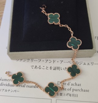 Van Cleef & Arpels Four-Leaf Clover Green Mother-of-Pearl Rose Gold Bracelet view 5