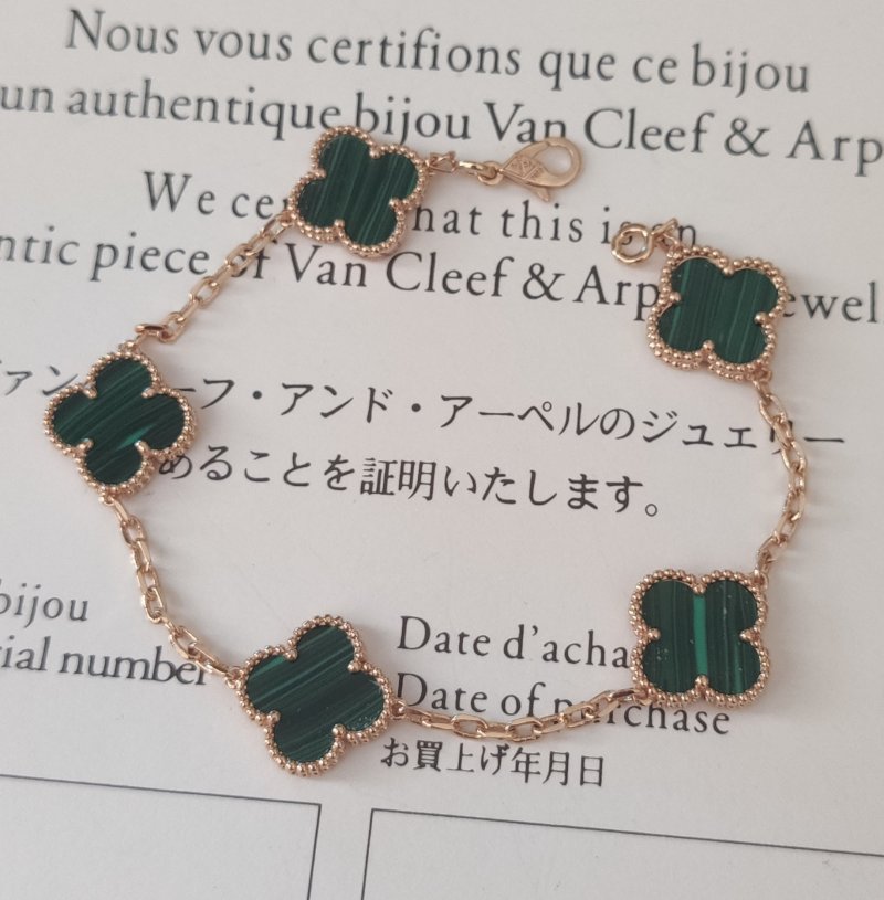 Van Cleef & Arpels Four-Leaf Clover Green Mother-of-Pearl Rose Gold Bracelet view