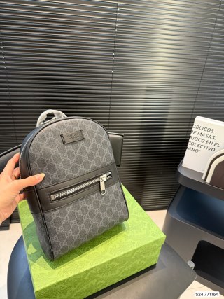 Gucci GG Supreme Chest Bag Black view 3