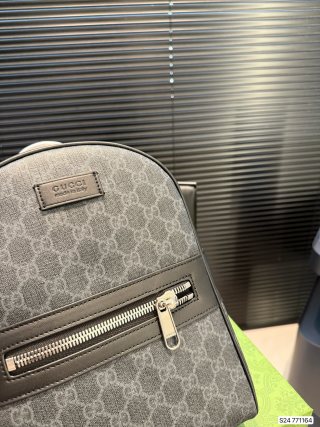 Gucci GG Supreme Chest Bag Black view 5