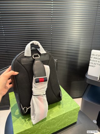 Gucci GG Supreme Chest Bag Black view 6