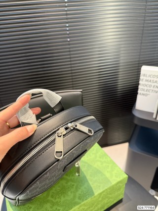 Gucci GG Supreme Chest Bag Black view 8