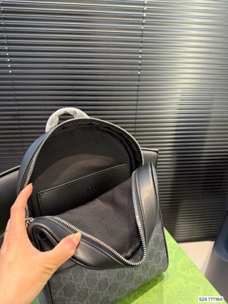 Gucci GG Supreme Chest Bag Black view 9