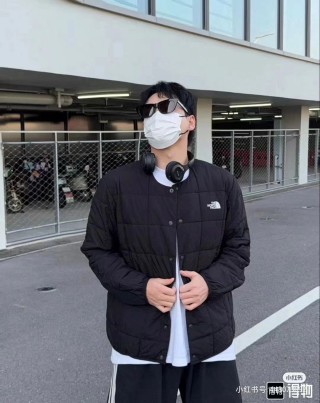 The North Face Black Puffer Jacket view 4